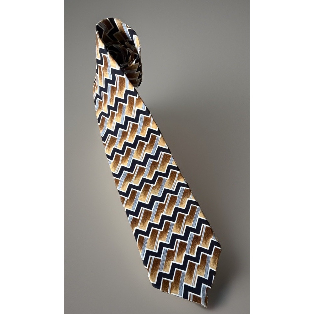 Brandini Le Collezioni Neckwear Tie Gold Black  Geometric Zigzag Silk USA JBHS